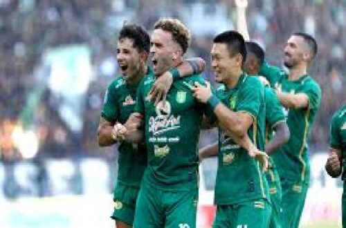 Persebaya Surabaya Kejutkan Arema FC di Liga 1: Kemenangan Spektakuler yang Menegangkan